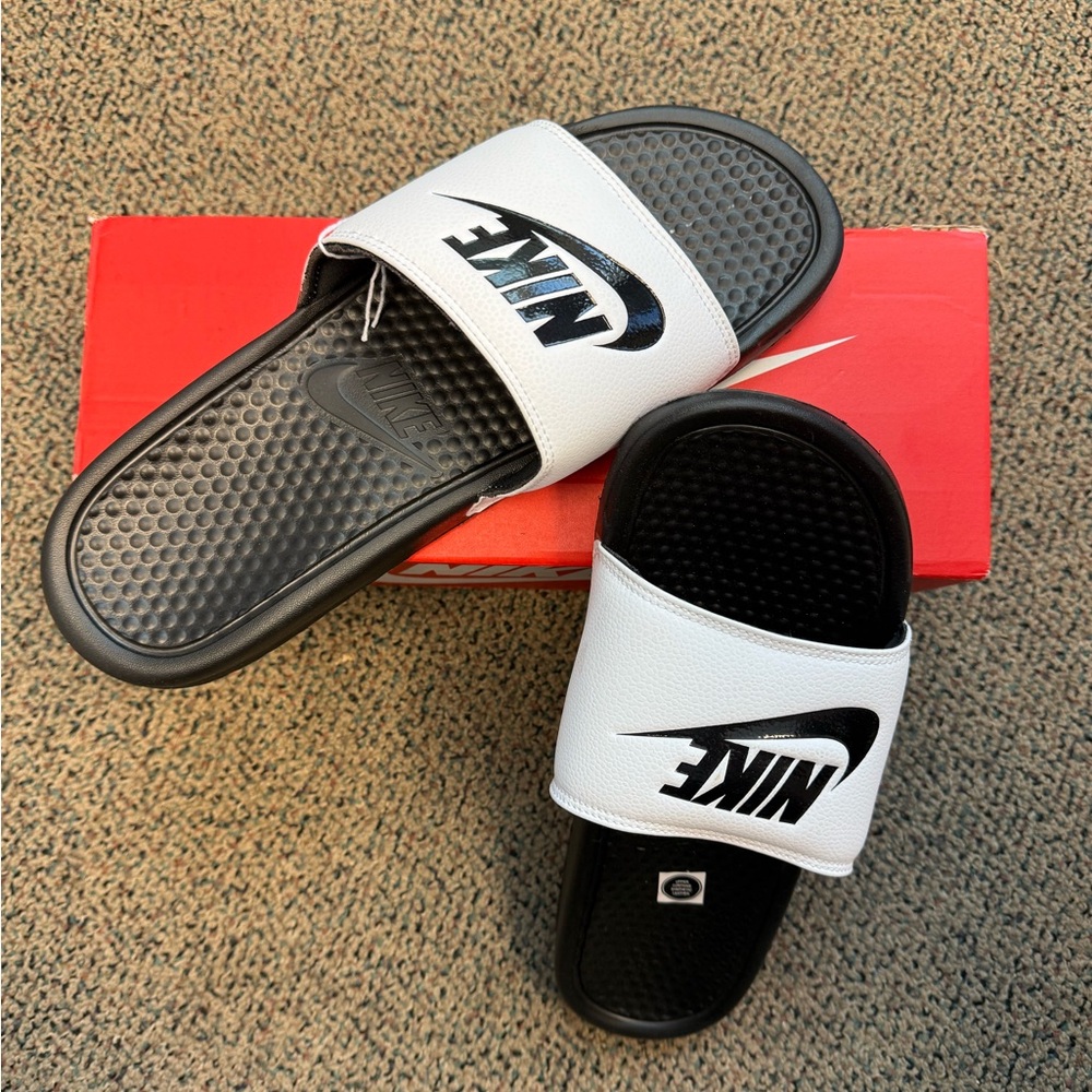 Nike Benassi JDI Slide - Black and White Slide Sandals - Picture 5 of 5